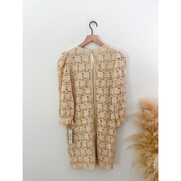 ⭐️ 3/$20 Eliza J Crochet Floral Sheath Dress Size 2 Cream Long Sleeve - Picture 6 of 10